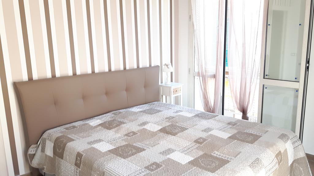 Casa Vacanze Tamara 巴莱斯特拉泰 外观 照片